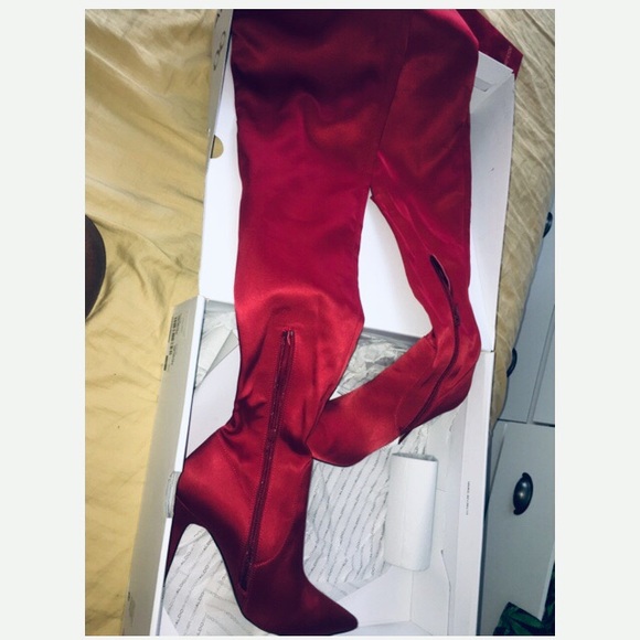 Red high boots - Picture 3 of 4